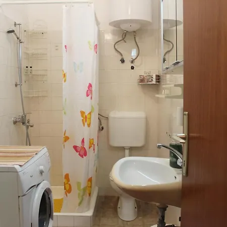 Apartment Sweet Life *