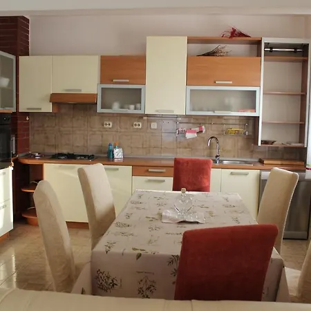 Apartment Sweet Life *